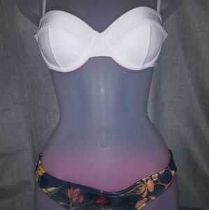 Triangl 2 piece Bikini